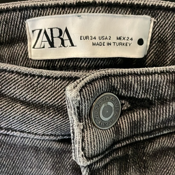 Zara slim jeans in size US 2 - Picture 4 of 4